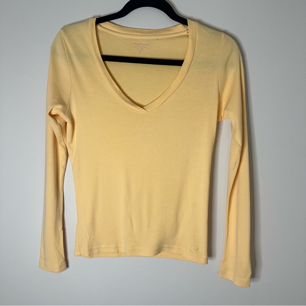 Vineyard vines womens yellow long sleeve v neck t shirt 100% cotton size small